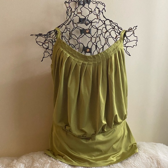 Ideology Apple Green Pleated Cami, Large - Picture 3 of 6